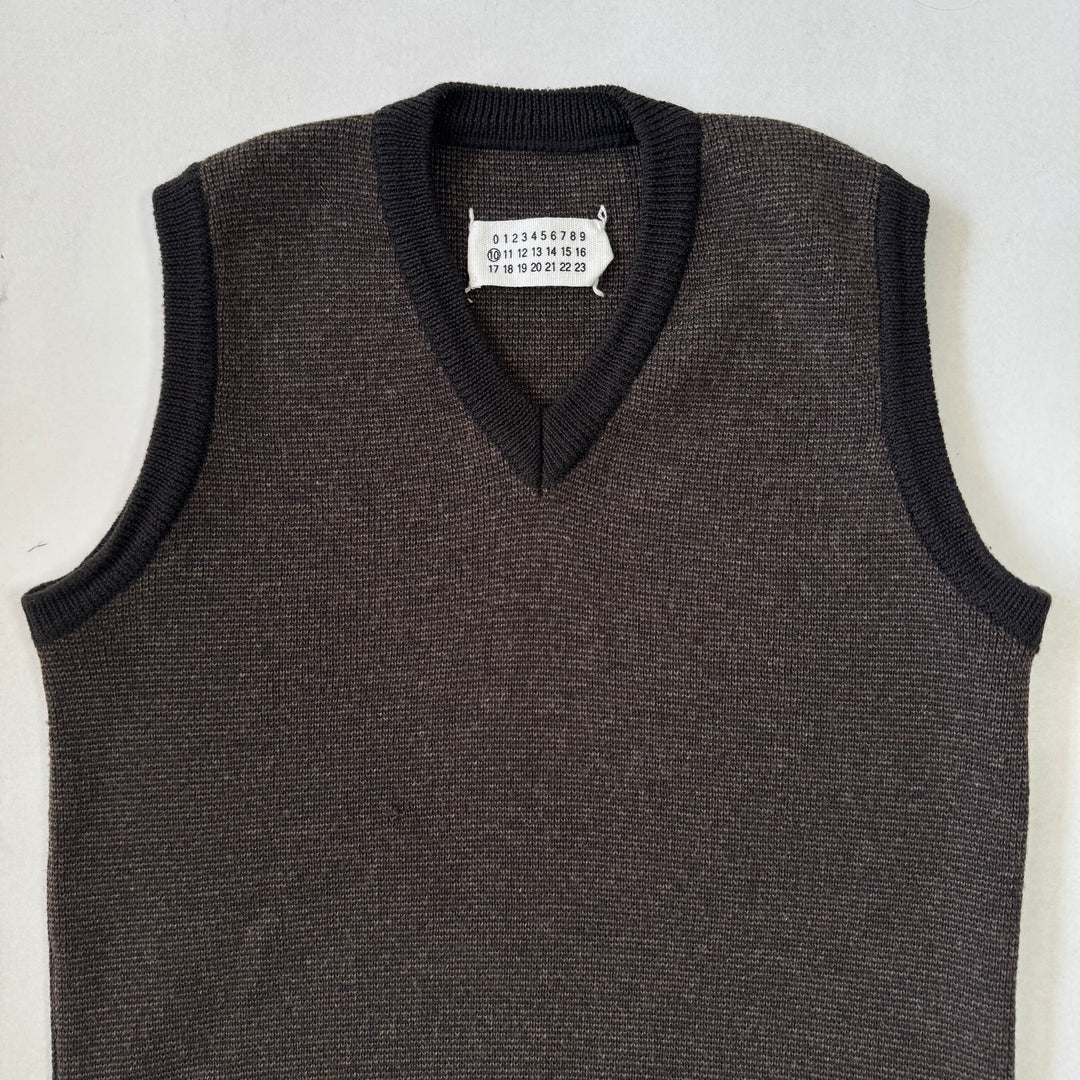 AW2000 Martin Margiela Brown Knitted Wool Vest
