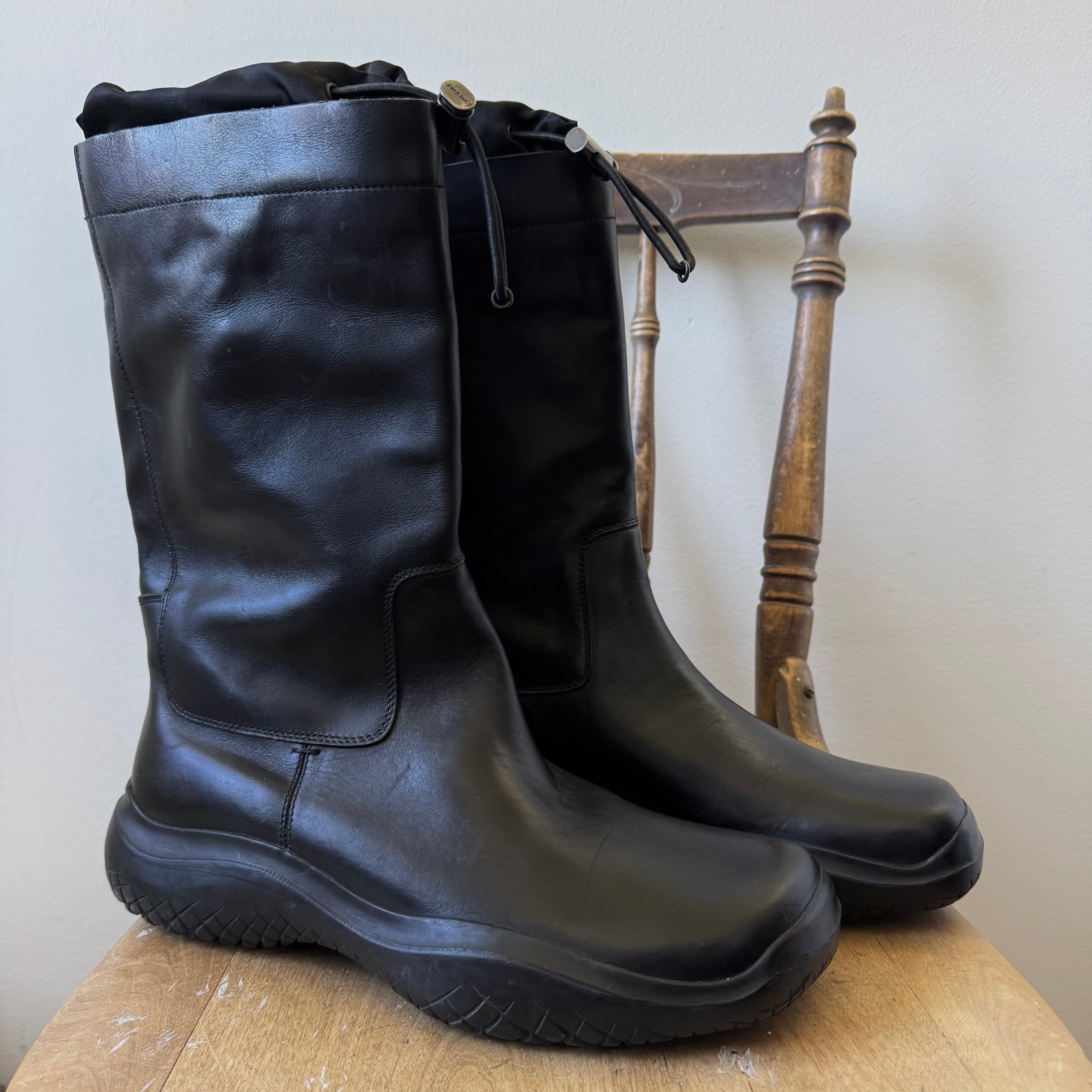 Prada FW1999 Vibram Leather Toggle Boots – Recollected Sweden