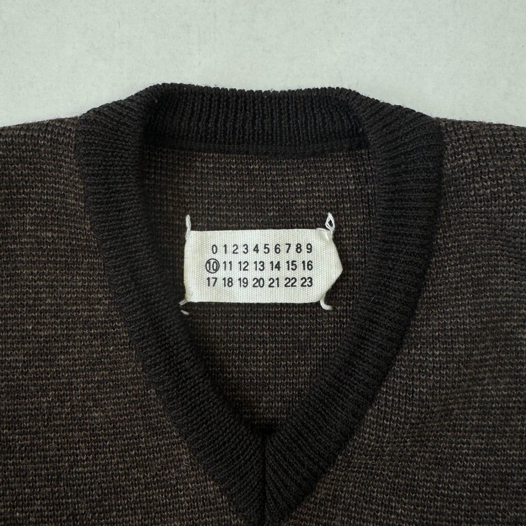 AW2000 Martin Margiela Brown Knitted Wool Vest
