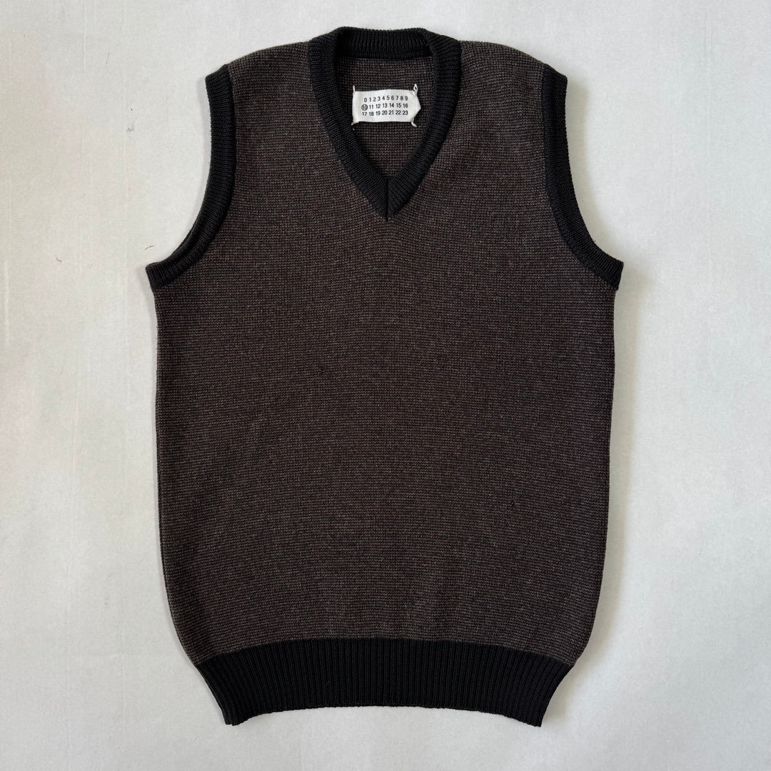 AW2000 Martin Margiela Brown Knitted Wool Vest